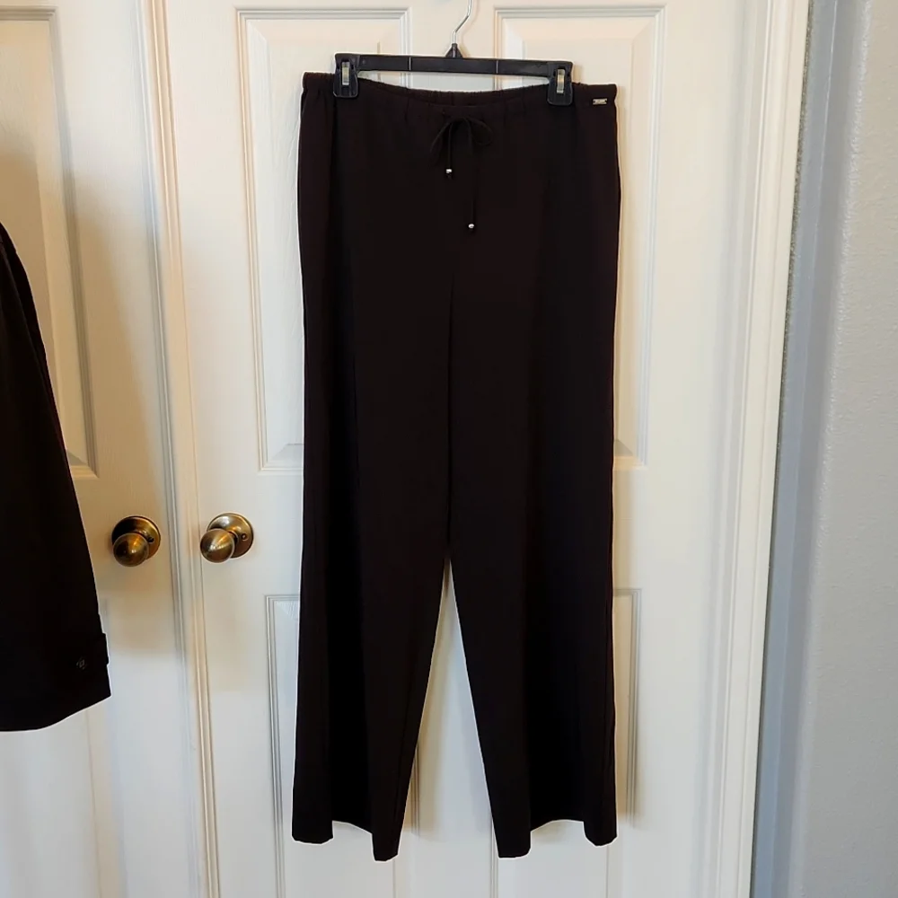 ST. JOHN two piece jacket and pants - Picture 9 of 12